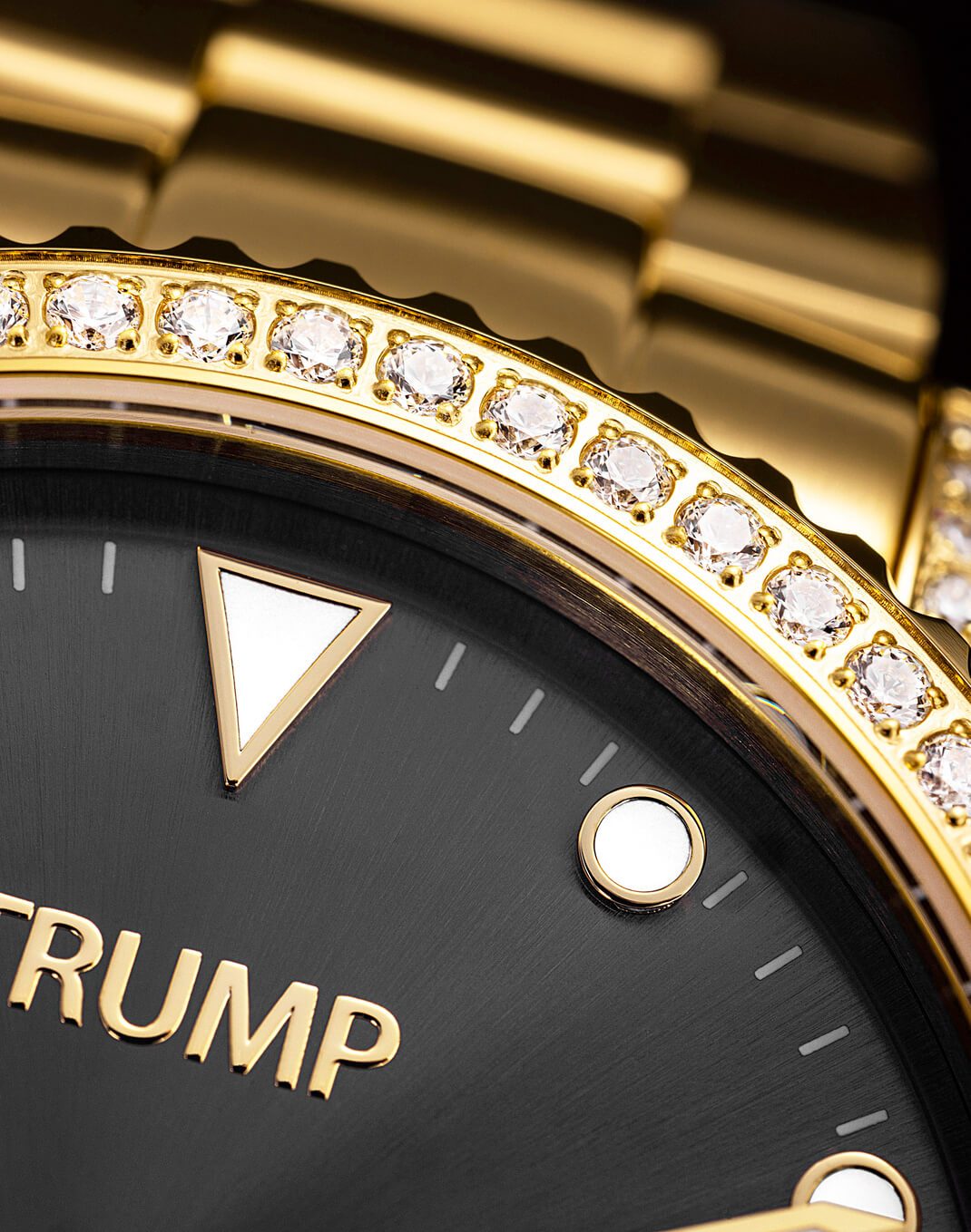 Diamand and Gold Luxury Trump watch